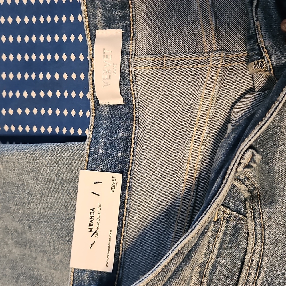 NWT Vici Forver Legendary Mid Rise Flare Women's Jeans - Picture 5 of 16